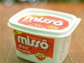 ¿Qué es el Miso?  Es un condimento proveniente del 🇯🇵Japón, considerado por años en su país de origen y China como un alimento curativo. Los principales ingredientes del mison son mezclas de granos de soja, cebada, arroz, alforfón, mijo, centeno, trigo, semillas de cáñamo… entre otros.  El Miso contiene enzimas que ayudan a la digestión, y brinda carbohidratos, lípidos, vitaminas minerales y vitaminas a tu organismo. ¿Ya lo probaste? ¿En qué recetas lo usas?