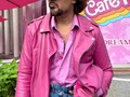 ¡Emoción en rosa! 🏩  Presentamos la chaqueta en cuero color rosado, inspirada en el lanzamiento de la película Barbie 🎬💕, capturada por el famoso fotógrafo internacional Elys Berroteran @elysmcm 📸✨ ¡Un toque de magia cinematográfica en tu guardarropa!  #realleatherisforever #lachaqueteria  @yoalexsilva 🤯 @elysmcm 📸