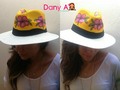 Sombrero Pintado A Mano.  Flores 💐🌸💮🏵🌹🌺🌻🌼🎉🎊🎊 Perfecto para vacaciones y estos días de sol.😎 💰35,000  #sombreros #playa #brisa #mar #sol #normas #aguadeño #hat #haters #new #vacaciones #vacación #girls #girl #sweet #soloendanya #diasoleado #sunday #funny #danyaaccesorios #amazing #wao #beautifull #beauty #sombrerodecolores #patillas #sandia #sandias #hechoamano #handmade