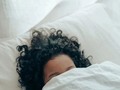 Trastornos del #sueño La mayoría de las #mujeres afectadas tienen problemas para #dormir. Las fases REM se acortan y la profundidad del #sueño se reduce. La disminución de los niveles de #progesterona conduce a trastornos del #sueño, ya que la #progesterona y sus metabolitos tienen efectos sedantes y promotores del #sueño. En este caso, el #CBD puede ser una forma muy útil de prevenir las consecuencias negativas de la falta de #sueño. Por ejemplo la falta de actividad, #nerviosismo, #irritabilidad, falta de #concentración, estado de ánimo #depresivo, aumento de #peso y #envejecimiento celular prematuro.