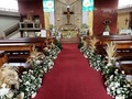 La iglesia está dispuesta para celebrar una boda 💒 Sin duda alguna las flores son la mejor opción 🌼🌸 . . . #boda #wedding #decoracion #decoracao #decorations #flores #arteenflores #iglesia #maracay #caracas #valencia #venezuela
