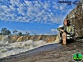 El Parque Nacional Canaima está compuesto por hermosos paisajes que enaltecen el país, como es el caso de las Cortinas del Yuruaní o Salto Arapena Merú, denominado así por los hermanos indígenas, por ser el lugar donde falleció el cacique Arapená.Sus aguas provienen del río Yuruaní, que tiene una longitud de 96 kilómetros, con una caída de unos cinco metros de altura, formando a su paso cortinas lo que se traduce en un afluente turbulento y con mucha corriente; pero unos metros más abajo su caudal se vuelve más tranquilo, lo cual permite al visitante bañarse y disfrutar de este reservorio natural. CORTINAS DE YUNUARI GRAN SABANA VENEZUELA